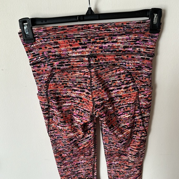 Lululemon patterned legging - Picture 3 of 5